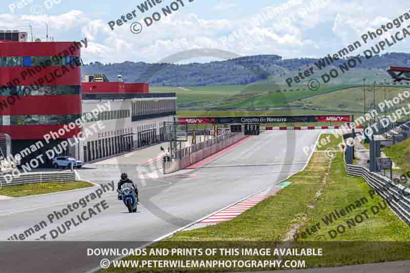 cadwell no limits trackday;cadwell park;cadwell park photographs;cadwell trackday photographs;enduro digital images;event digital images;eventdigitalimages;navarra;no limits trackdays;peter wileman photography;racing digital images;trackday digital images;trackday photos